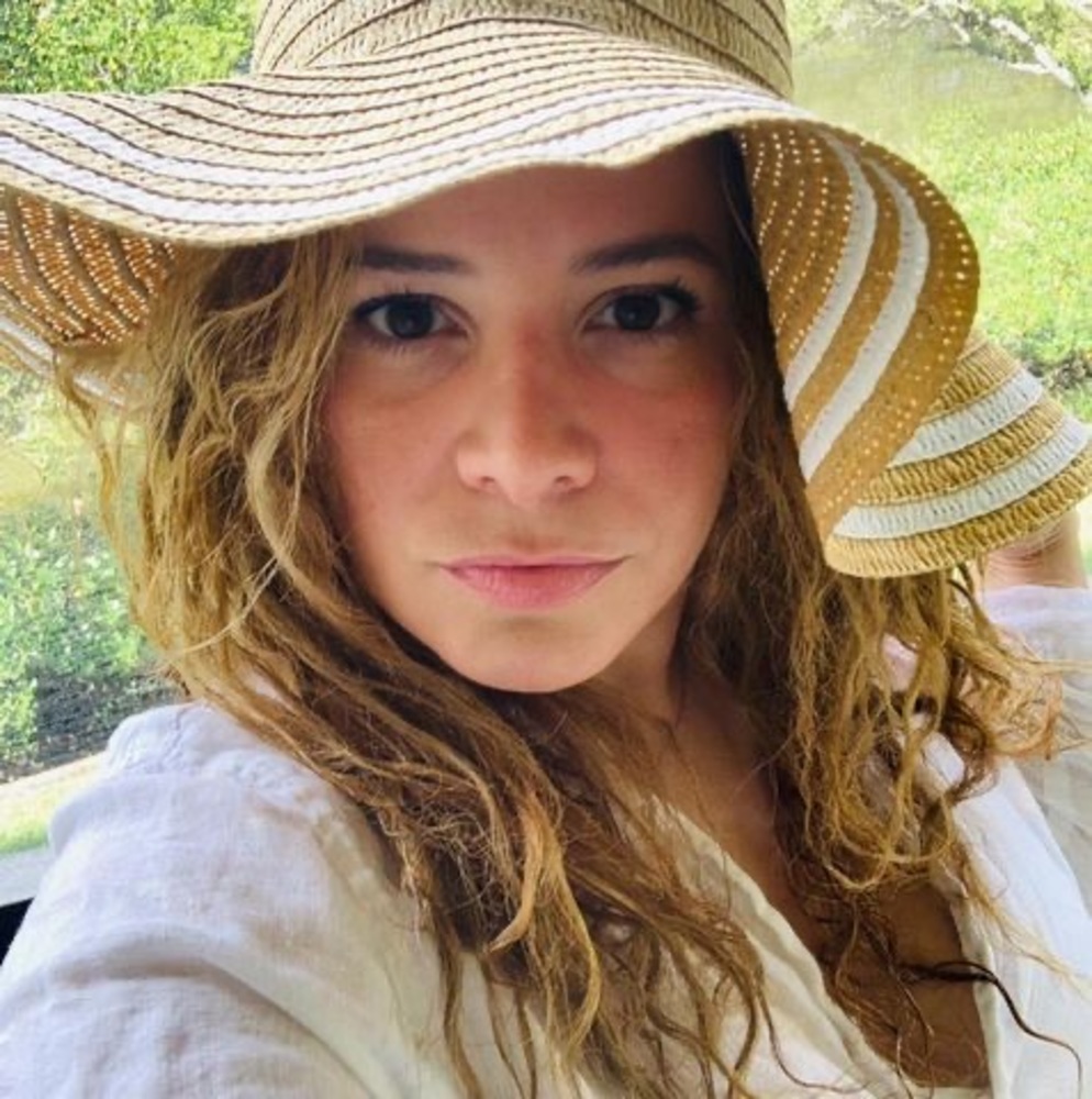 Meet your Posher, Becky